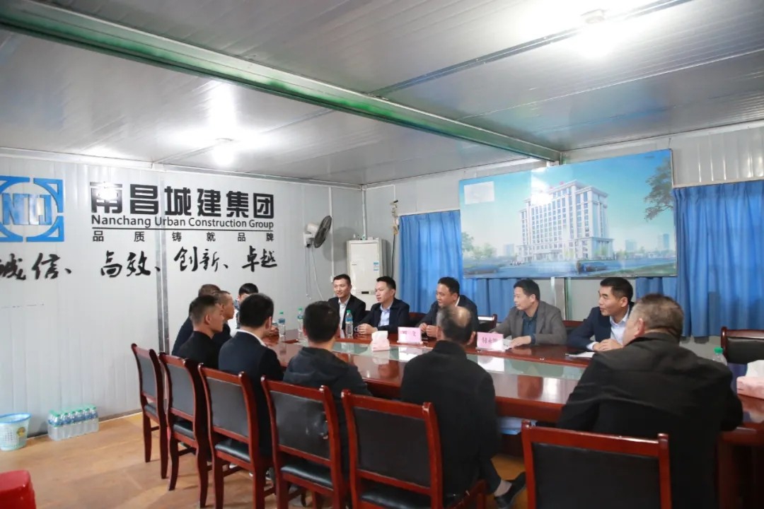 �ϲ���Ͷ�������䲿��չ������ʿ�������������������������Ž��������ġ���ͷ������̸��